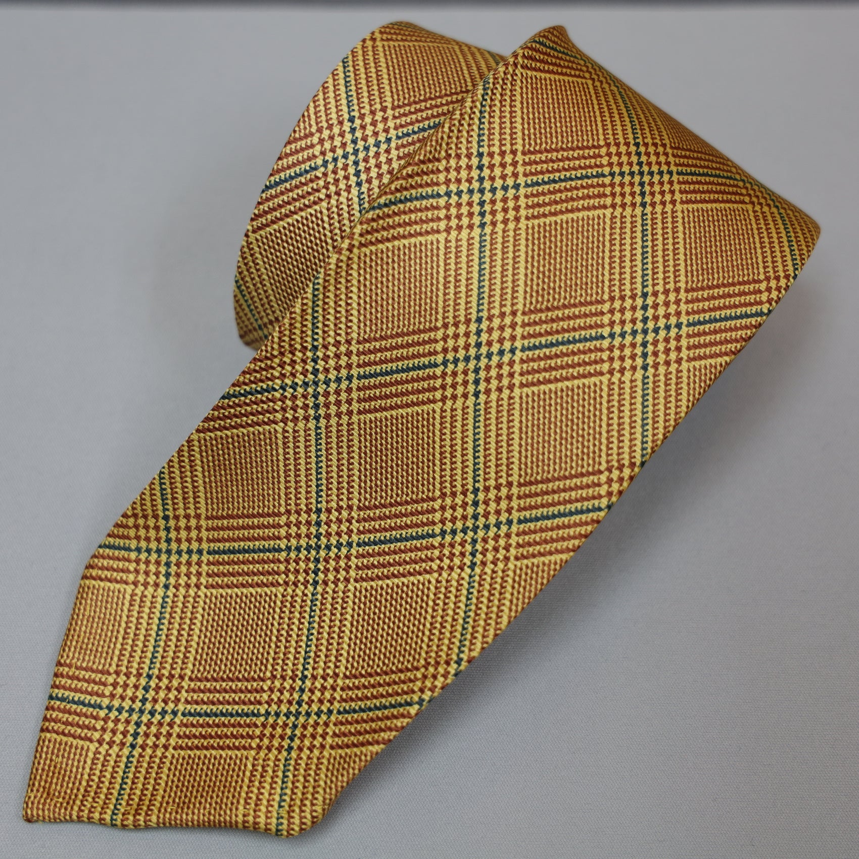 Handmade Vintage 7-Fold Tie